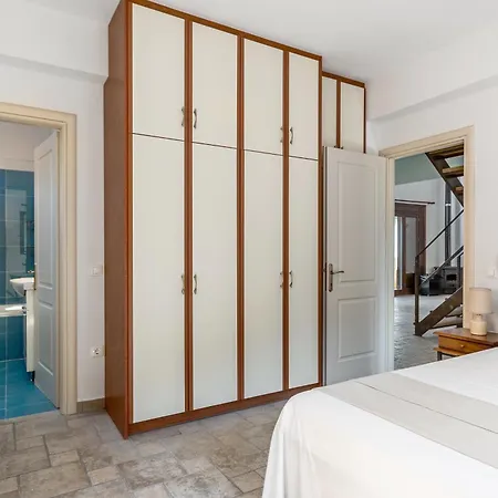 House Breathtaking Views & Private Mini Pool Jacuzzi In Corfu *