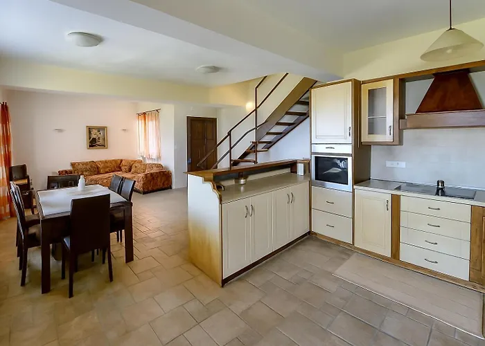 House Breathtaking Views & Private Mini Pool Jacuzzi In Corfu Virós